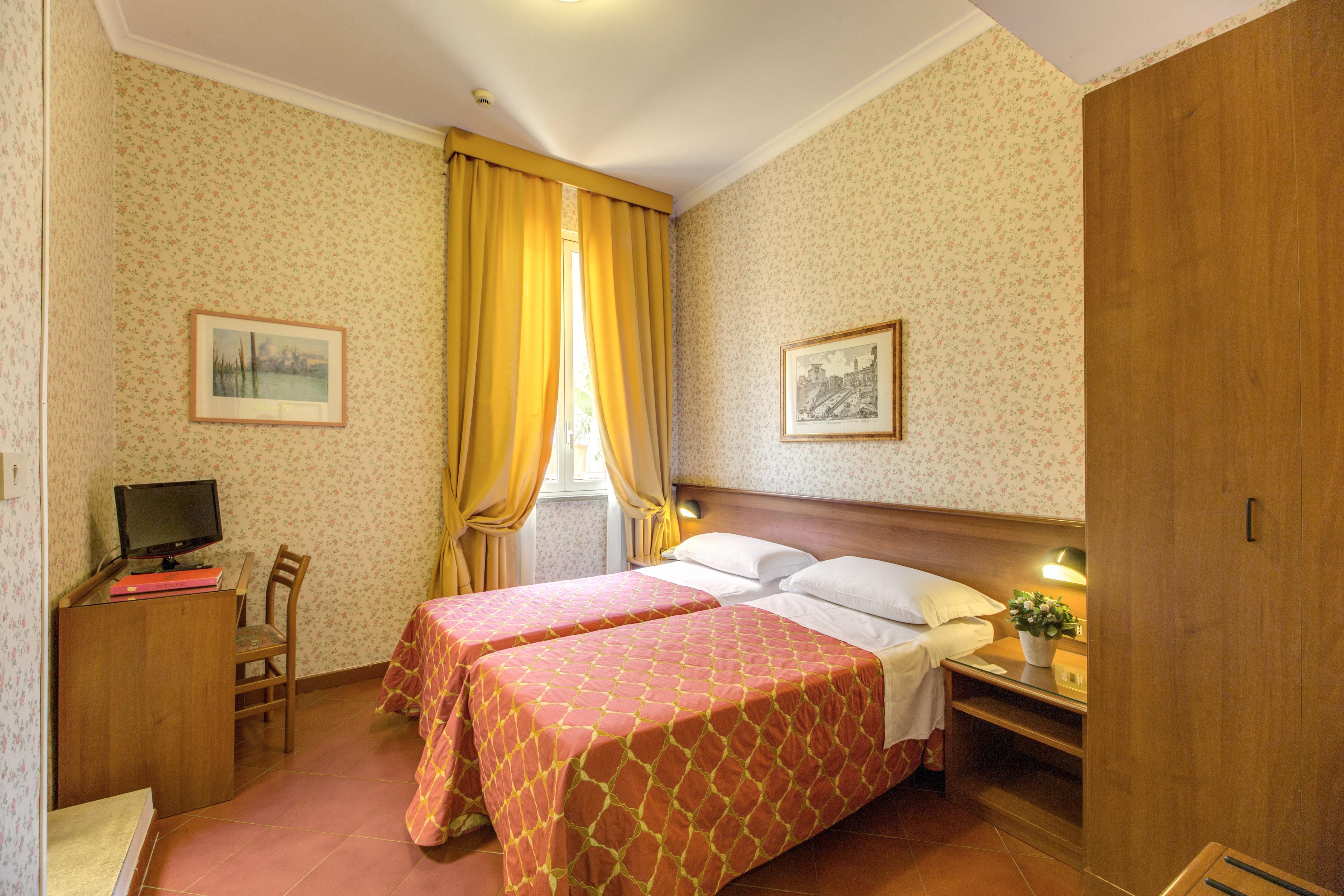 Hotel Corona โรม ภายนอก รูปภาพ