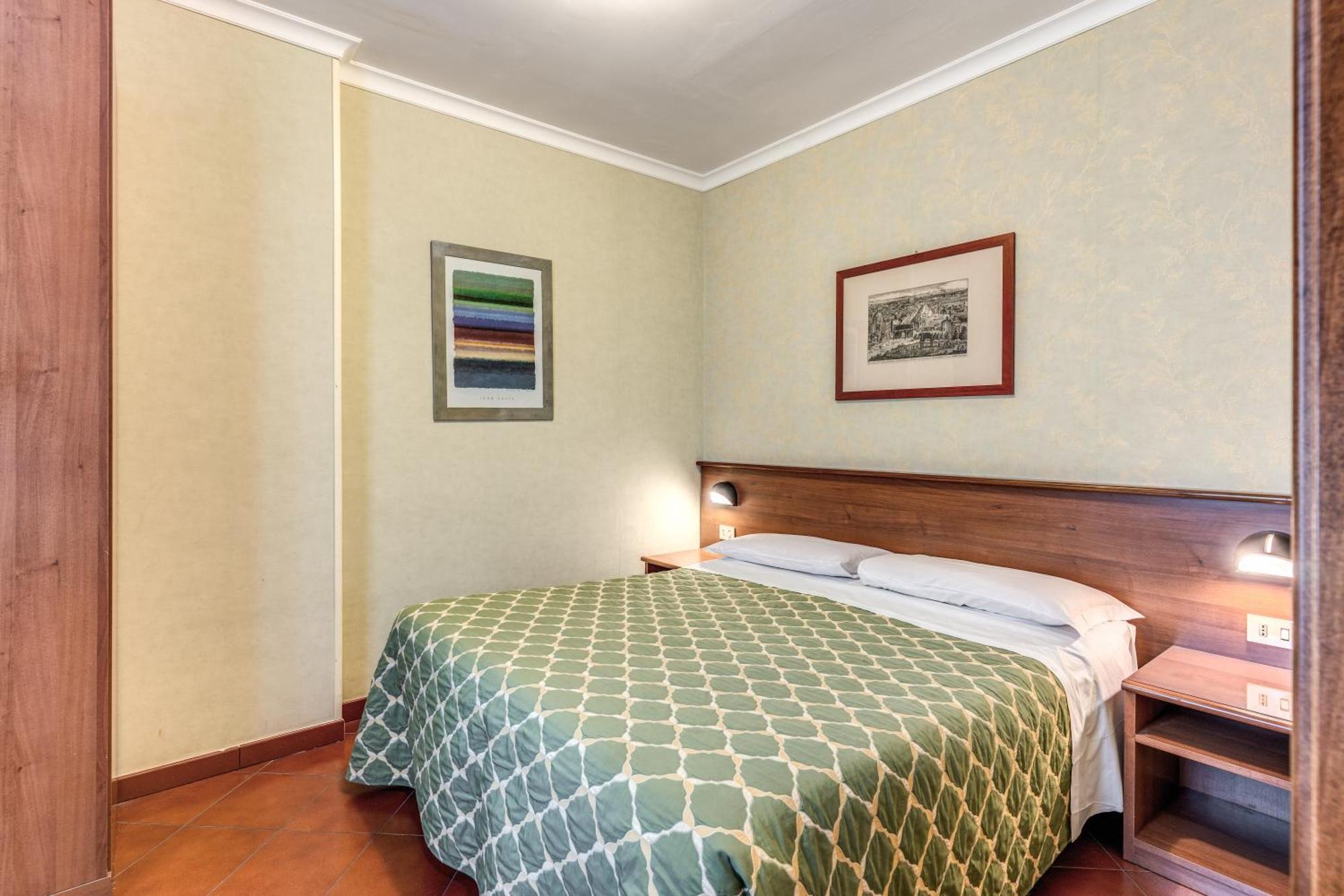 Hotel Corona โรม ภายนอก รูปภาพ
