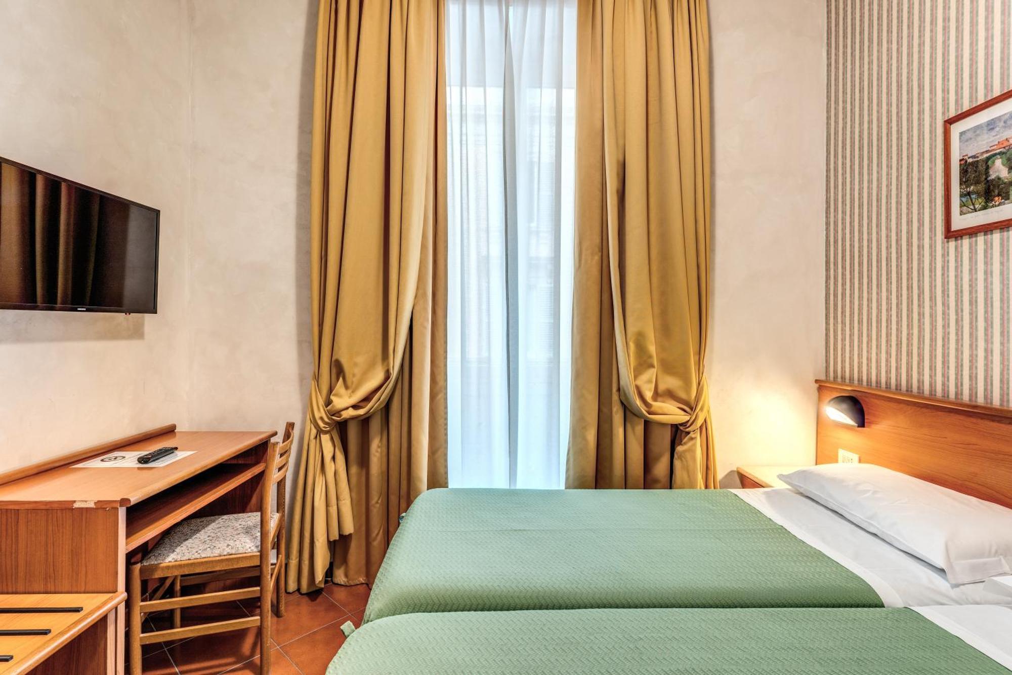 Hotel Corona โรม ภายนอก รูปภาพ
