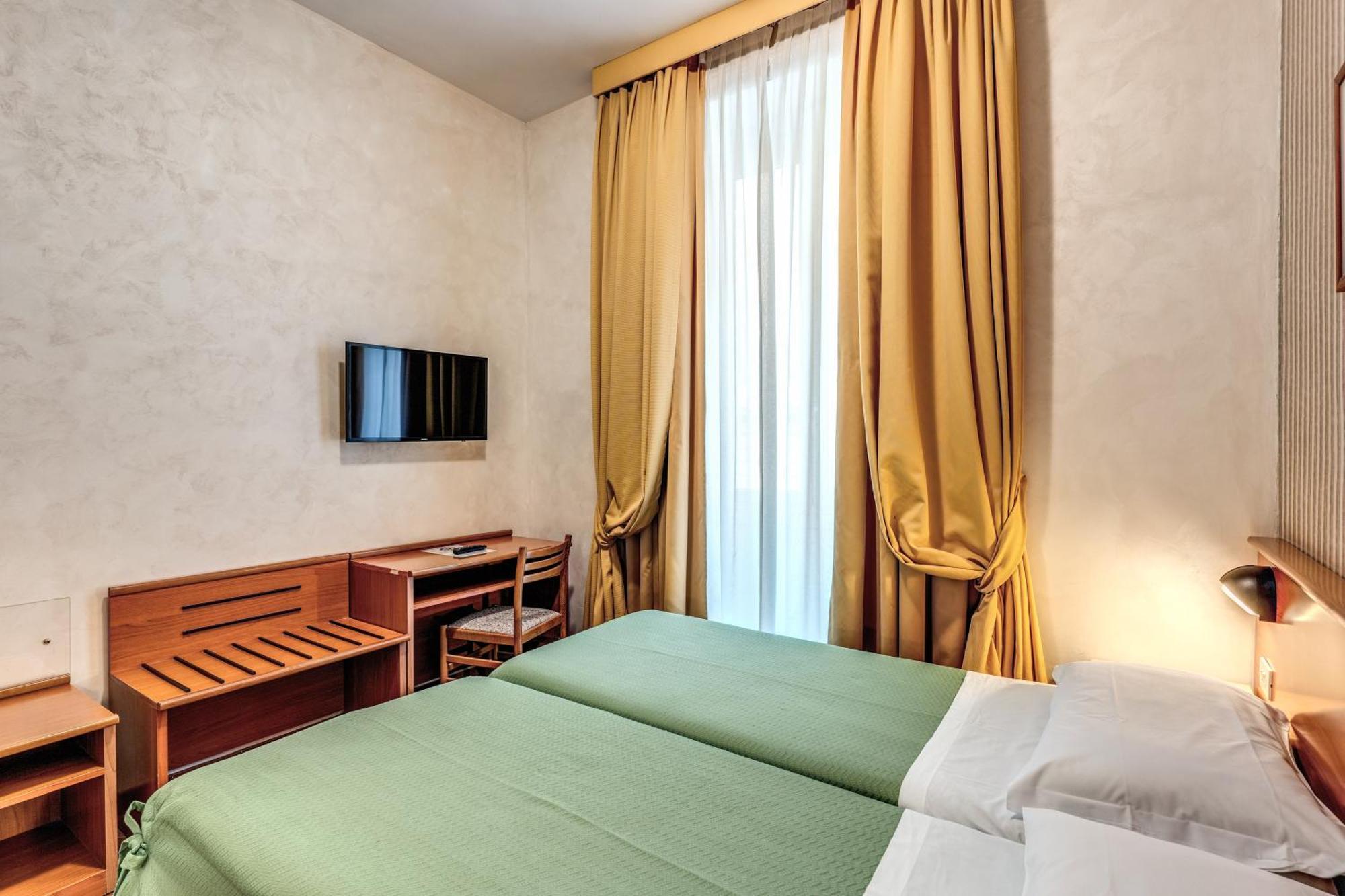 Hotel Corona โรม ภายนอก รูปภาพ